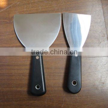 Putty knife with plastic handle