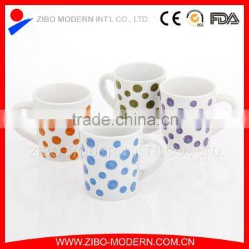 Wholesale promotion V shape porcelain coffee mug with colorful dots