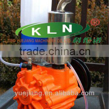 rotary vane vacuum pump for milking machine