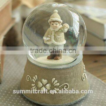 Best birthday gift resin glass snow globe with blowing snow snow ball