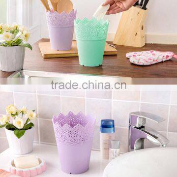 Plastic Flower Pot With Water Base photo-6