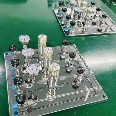 Brass Pressure Reducing Valve With Built-in Gauge and Adjustable Range 20-100 PSI photo-5