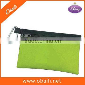 Two-tone 600D polyester zipper tote with Carabiner Clip