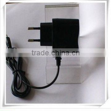 Universal Travel AC Wall Mobile Phone Charger C658