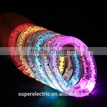 China Hot Selling Low Price Consert Using Profitional Gift Colorful Acrylic Flashing LED Wristband for Concert