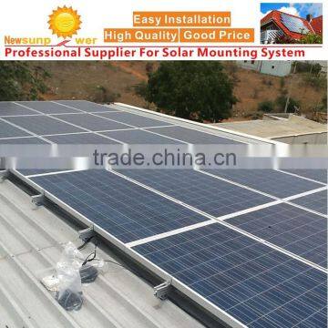 Roof solar panel mounting structure