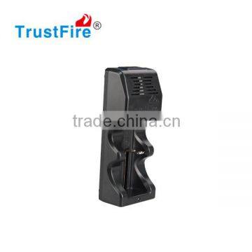 TR-005 fast and safety battery charger for 26650 25500 battery from TrustFire original factory with US AUS UK and EU Plug