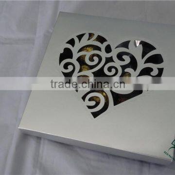 2015 Hollow-Carved Heart Pattern Hard Silver Coated Paper Chocolate Gift Box photo-3