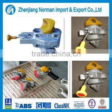 Container semi-automatic lashing twist lock