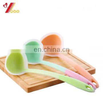 Wholesale colorful silicone kitchen utensil soup spoon /big soup spoon/long handle spoon