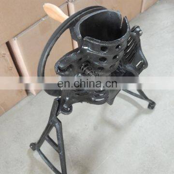 Small Farm Equipment Personal Portable Hand Maize Threshing Machine photo-4