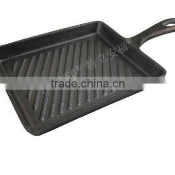 Single handle thread interior bottom cast iron parini cookware