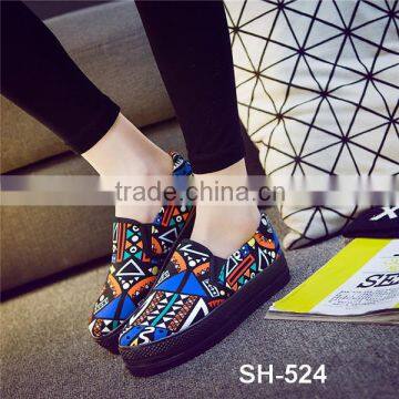 Wholesale bulk buy women casual canvas shoes sneakers comfortable shoe scrawl pattern