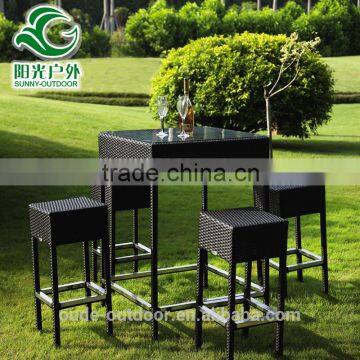 Guangzhou simple sence nature outdoor furniture rattan 4 chairs set with table