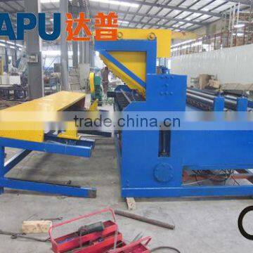 Automatic steel wire mesh making machine