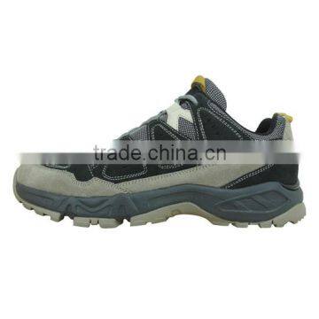 China wholesale safety hiking shoes for men mountaineering shoes climbing boots