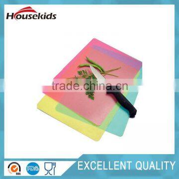 Professional eco-friendly plastic cutting board for wholesales HS-CB006