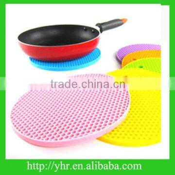 SILICONE PAN HOLDER / TRIVET