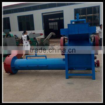 Plastic bottle crushing machine