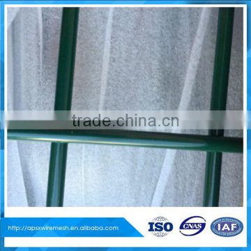 Plastic coated wire grid panels