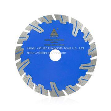 Hot pressed protective teeth diamond saw blade for cutting concrete