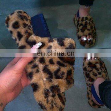 Fashion women indoor soft with the faux fur Amazon Hot Sale Factory Price furry slipper for Ladies