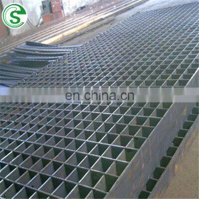 Safety anti slip walkway mesh steel grating/galvanized steel stairs treads plates