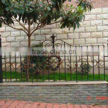 2014 Top-selling modern handmade iron craft fence