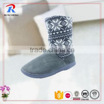 Gray and a snowflake pattern winter boots