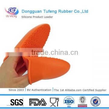 Dongguan snake silicone grill double oven mitt