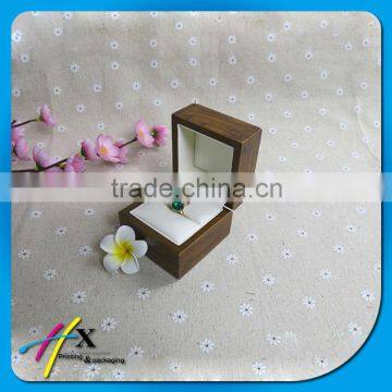 china custom wooden ring box with testure