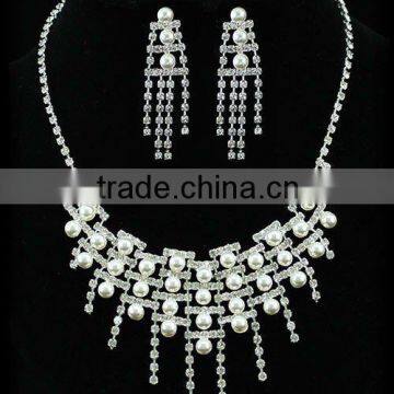 Bridal Queen White Faux Pearl Necklace Earrings Set CS1172