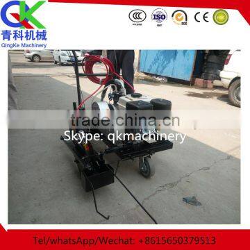 Plastic runway rulling machine with high effect
