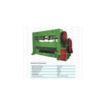 Automatic expanded metal mesh machine
