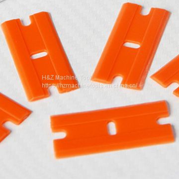 Double edge plastic razor blade