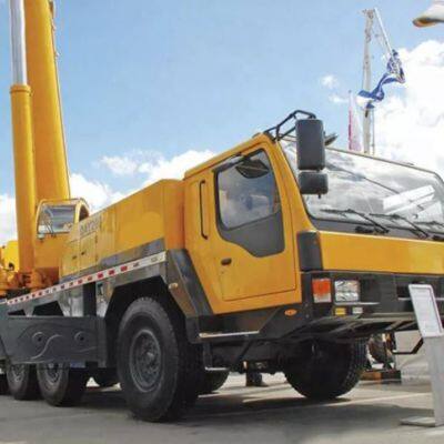 200-тонный бывший в употреблении автомобильный кран XCMG QAY200 photo-3