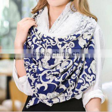 Unique blue and white porcelain print split joint lace viscose carf