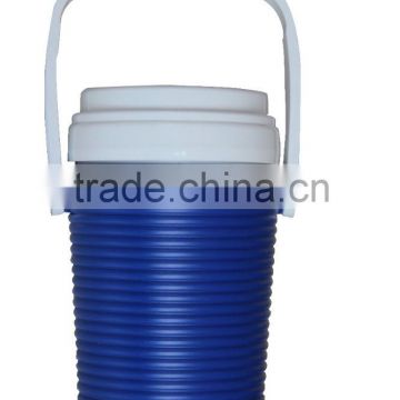 keeping cool water jug plastic clamping use water jug clear plastic water jugs