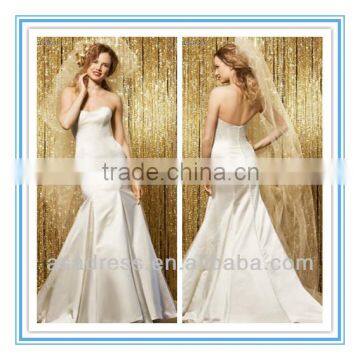 2014 Sweetheart Neckline Satin Covered Buttons to End of the Train Wedding Dresses in Dubai (WDWA-1004)