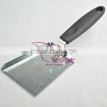 Hot Sale Beehive Tools Galvanized Pollen Shovel With Plastic Handle photo-2
