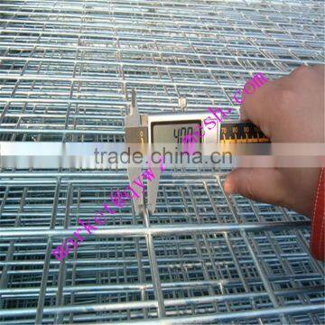 Low-Carbon Iron Wire Material and Fence Mesh Application Welded Wire Mesh Panel photo-5