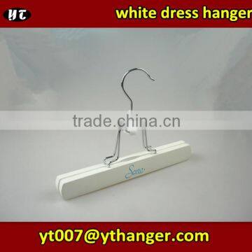 White wooden wig hanger customized hairpiece hanger and bag