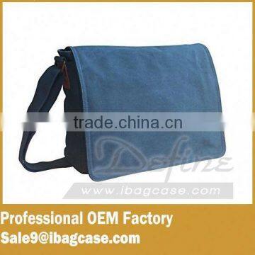 The Deluxe Commuting Original Messager Bag photo-2