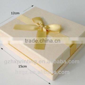 Newest Luxury Paper Print Gift Box Wholesale with Ribbon Bowtie