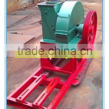 Large capacity wood chipper machine