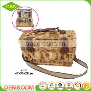 2017 new style wicker basket, brown picnic basket set with belt for four person