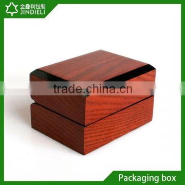 Small wooden ring box with lid