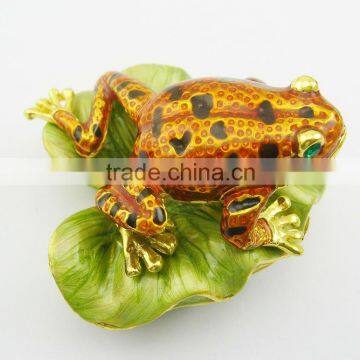 metal alloy crystal enamel frog trinket jewelry box with magnet closure,good quality and various designs,pass SGS factory audit