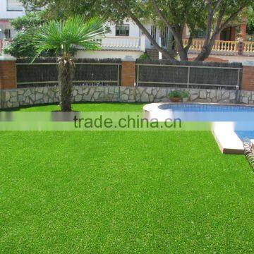 Artificial Grass Packaged as a Roll for Home Garden Decoration