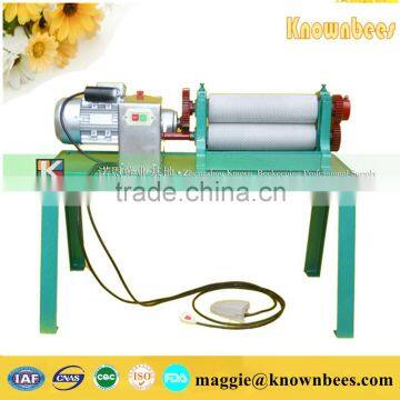 Bee Keeping Tools Beeswax Comb Foundation Machine From Chinese Factory photo-3